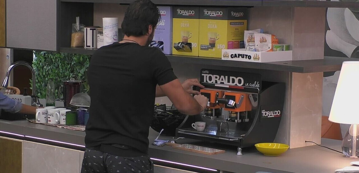 Colazione in compagnia: il risveglio di Omer Elomari