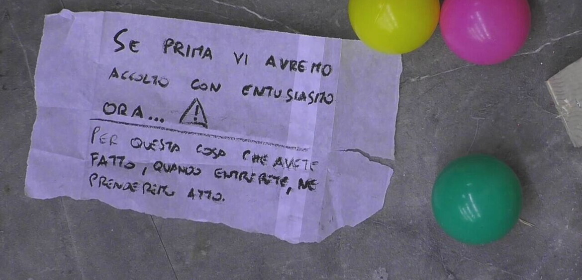 Messaggi sotto la porta del Tugurio