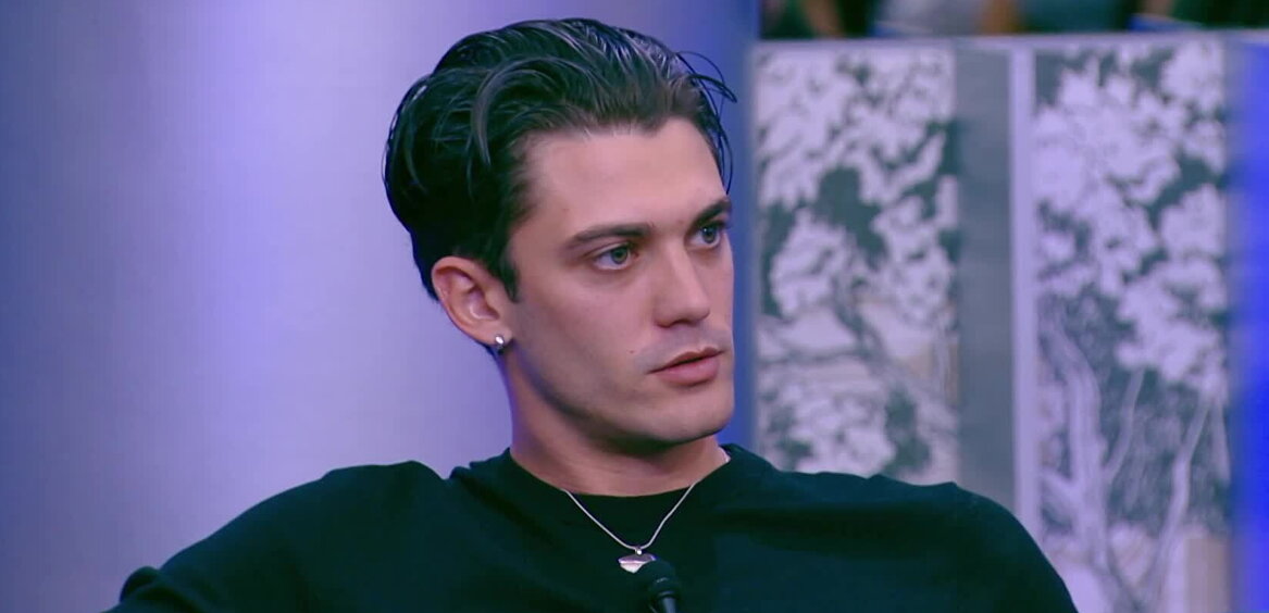 Il rapporto di Jonas con le donne della Casa