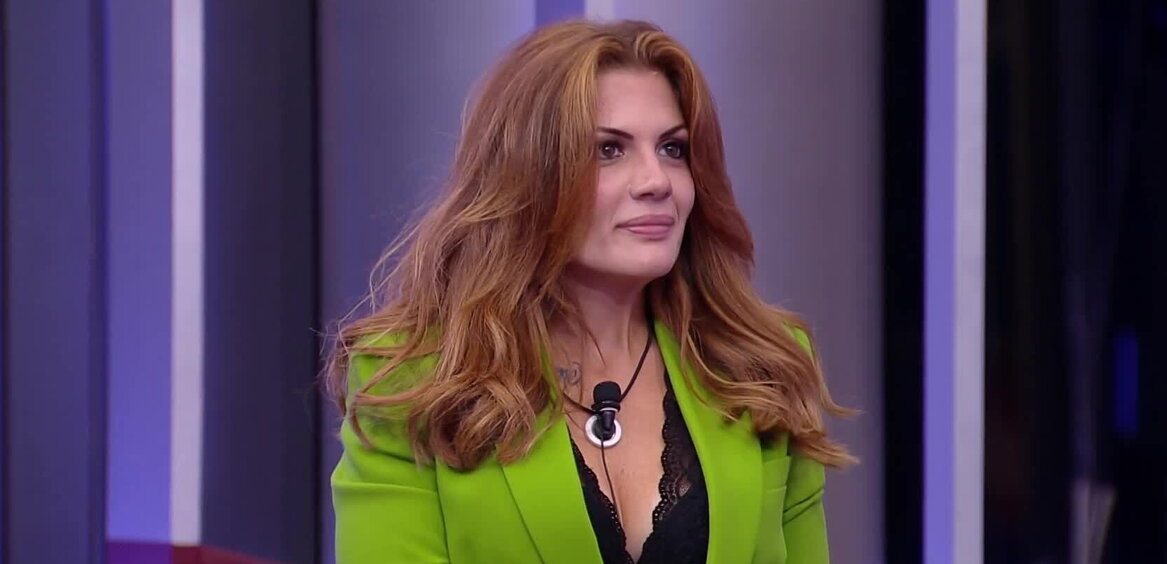 Valentina annuncia di essere un'ospite della Casa