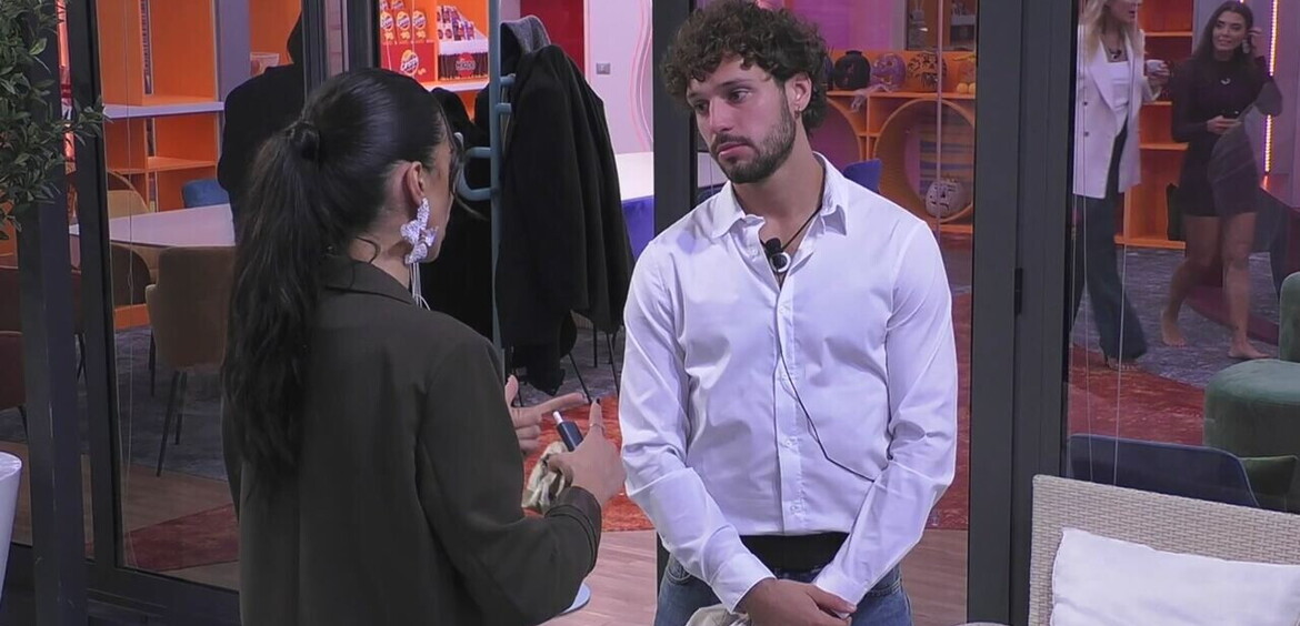 Le spiegazioni di Rasha Younes sulla Nomination a Mattia Scudierià