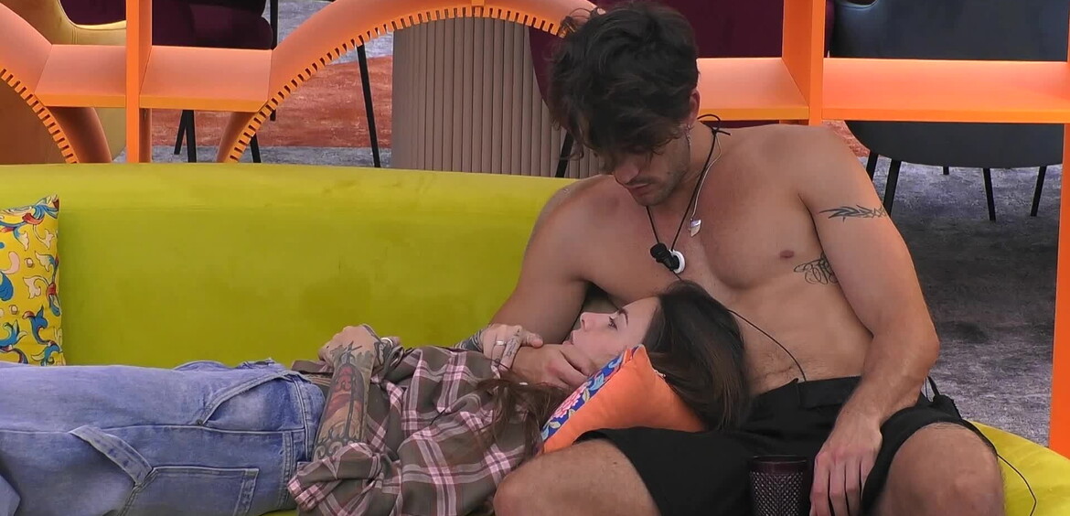 Tenerezze e riflessioni tra Anita e Jonas 