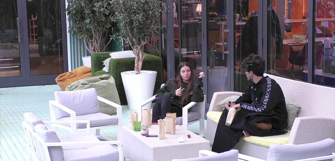 I sospetti di Anita e Jonas su alcuni inquilini