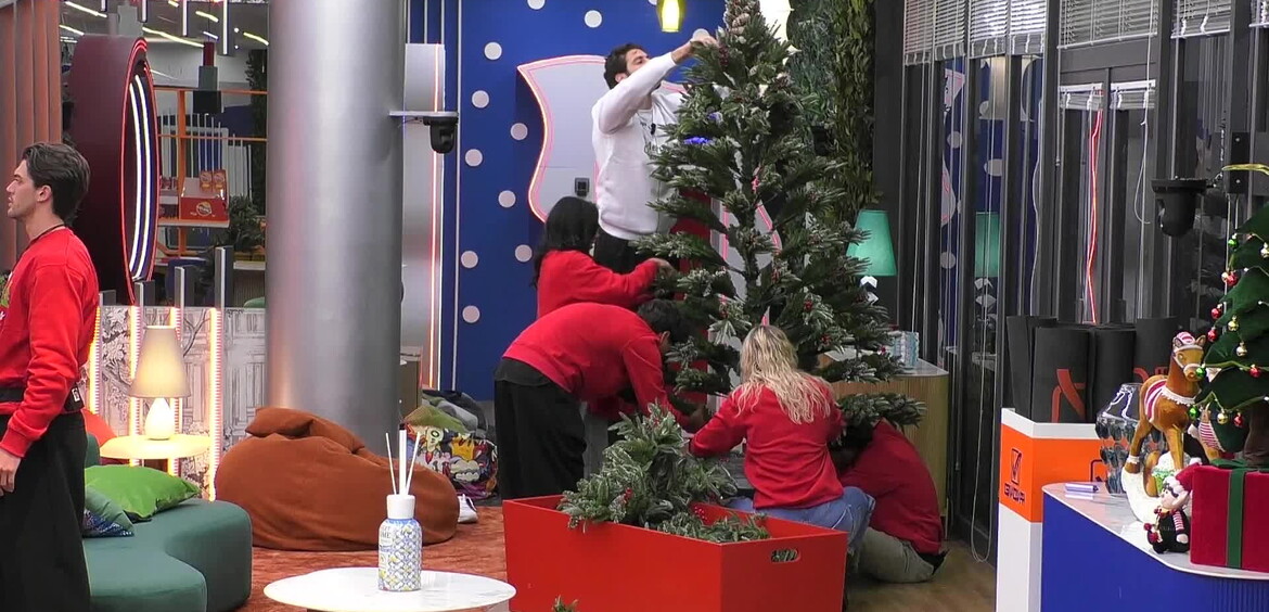 Il Natale fa il suo ingresso nella Casa di Grande Fratello