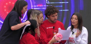 Un karaoke improvvisato fa scatenare i concorrenti