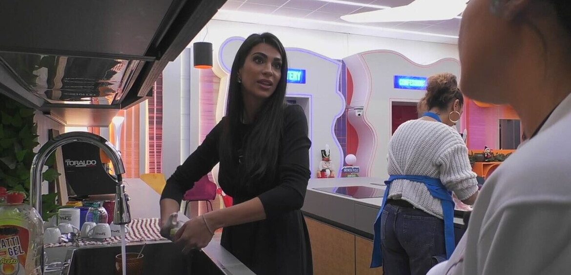 Francesca Carrara si informa sulla crisi tra Rasha Younes e Omer Elomarià