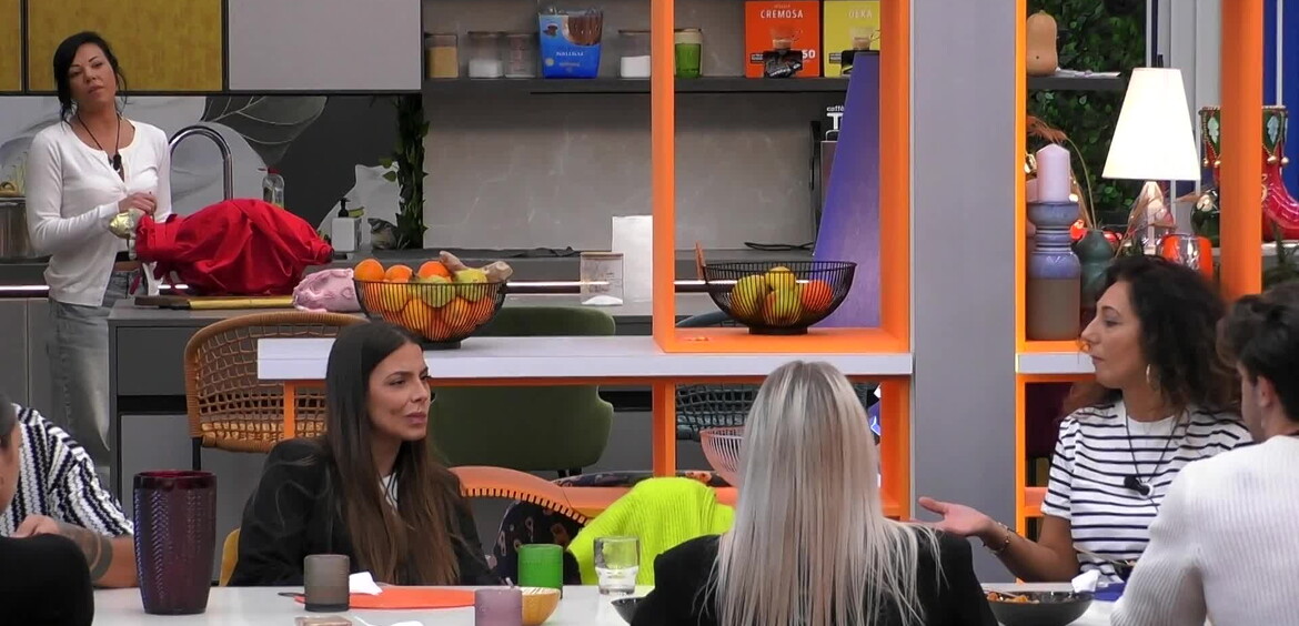 Un nuovo battibecco coinvolge Donatella e Francesca