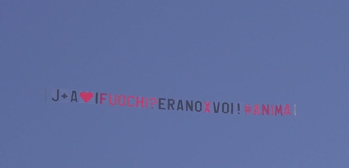 Svelato il mistero: i fuochi d'artificio erano per Anita Mazzotta e Jonas Pepeà