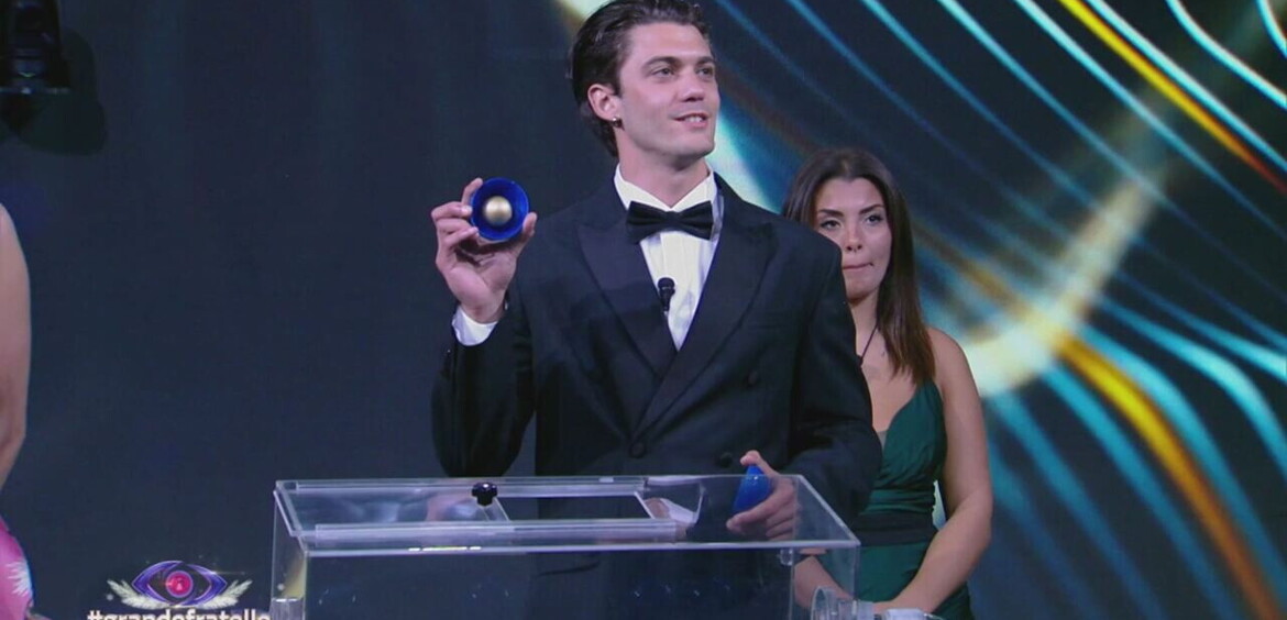 Il primo duello dei finalisti al televoto&agrave;