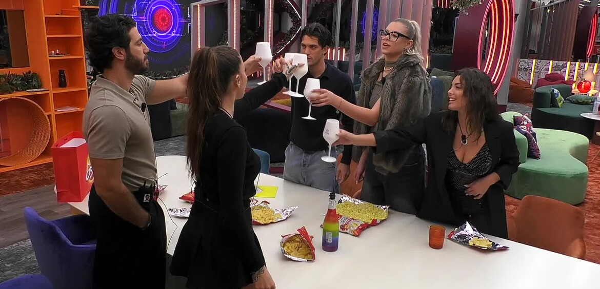 L'ultimo brindisi nella Casa