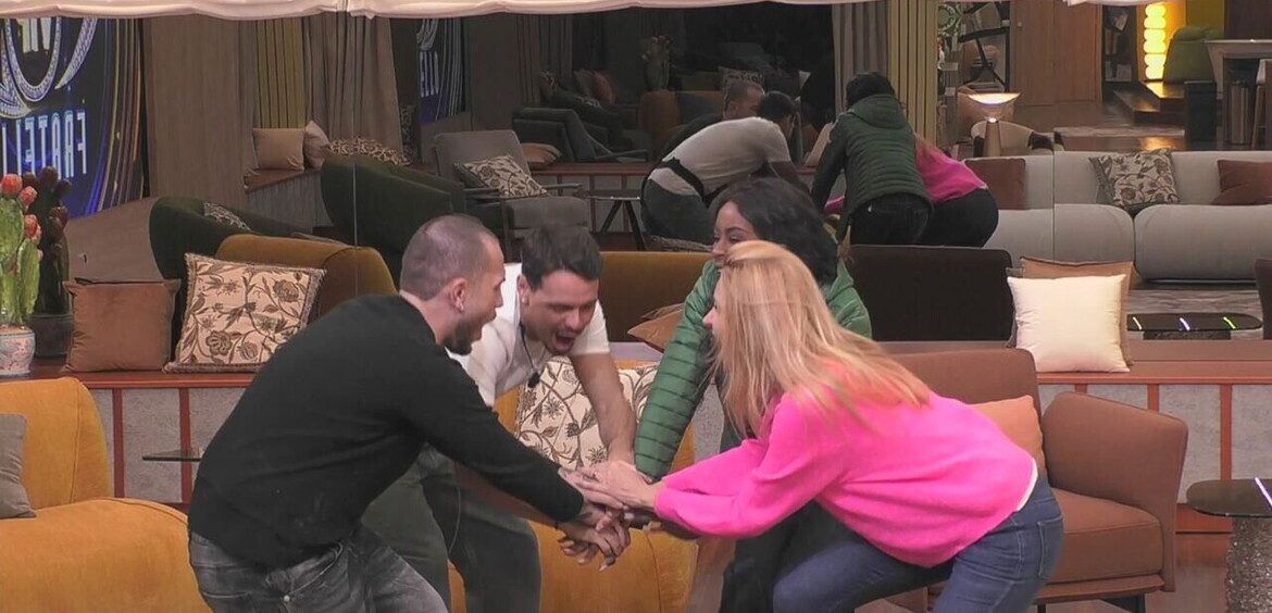 I concorrenti scoprono la combinazione per entrare in Casa&agrave;