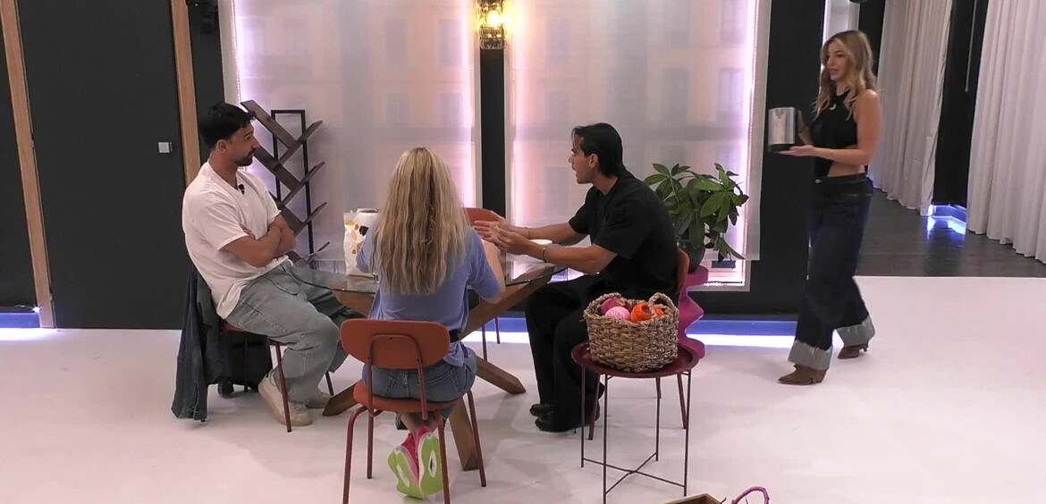 Tè e lezioni speciali di uncinetto da Alessandra per Lucia, Raimondo e Nicolò