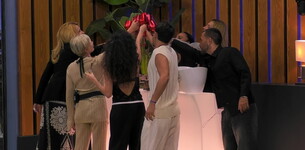 In Casa è tempo di brindare doppio: scatta l'aperitivo settimanale in Piscina e nel Localino