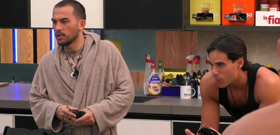 &ldquo;Non prendete posizione&rdquo;: Adriana contro Raul e Nicol&ograve;