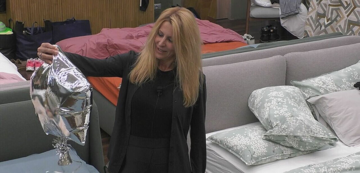 La finta dichiarazione d'amore di Renato e il rifiuto di Adriana&agrave;