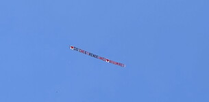 Aereo per Raul dai suoi fan 