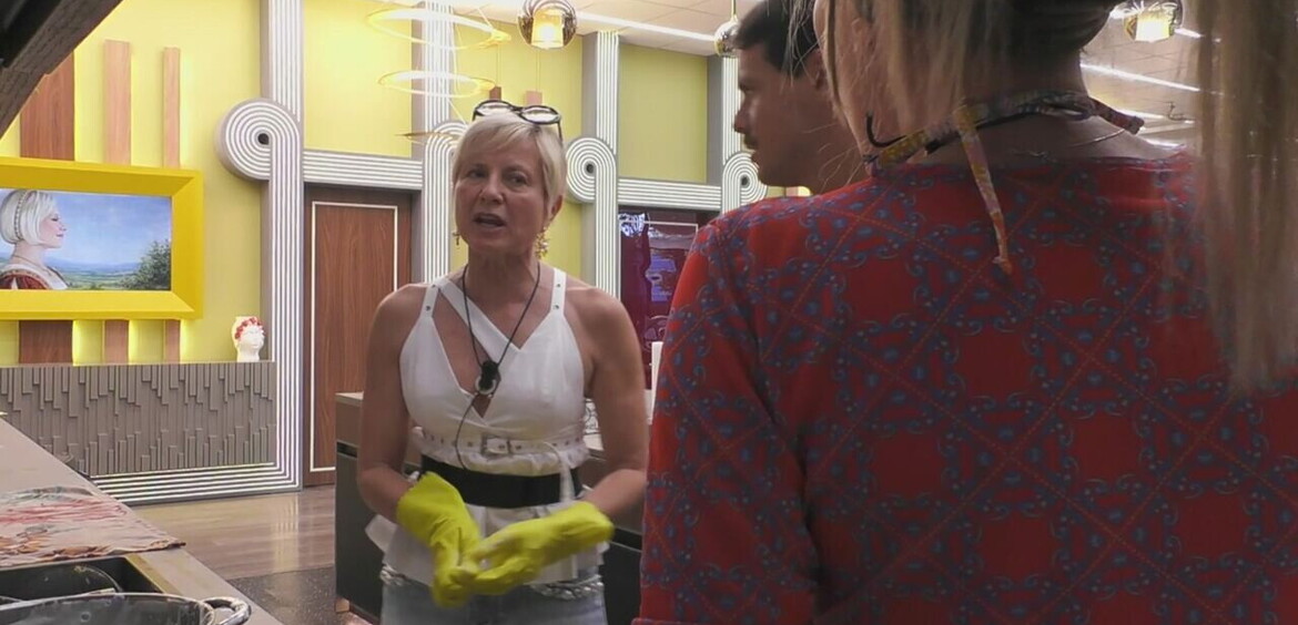 Le tensioni continuano: Alessandra e Antonella protagoniste dello scontro&agrave;