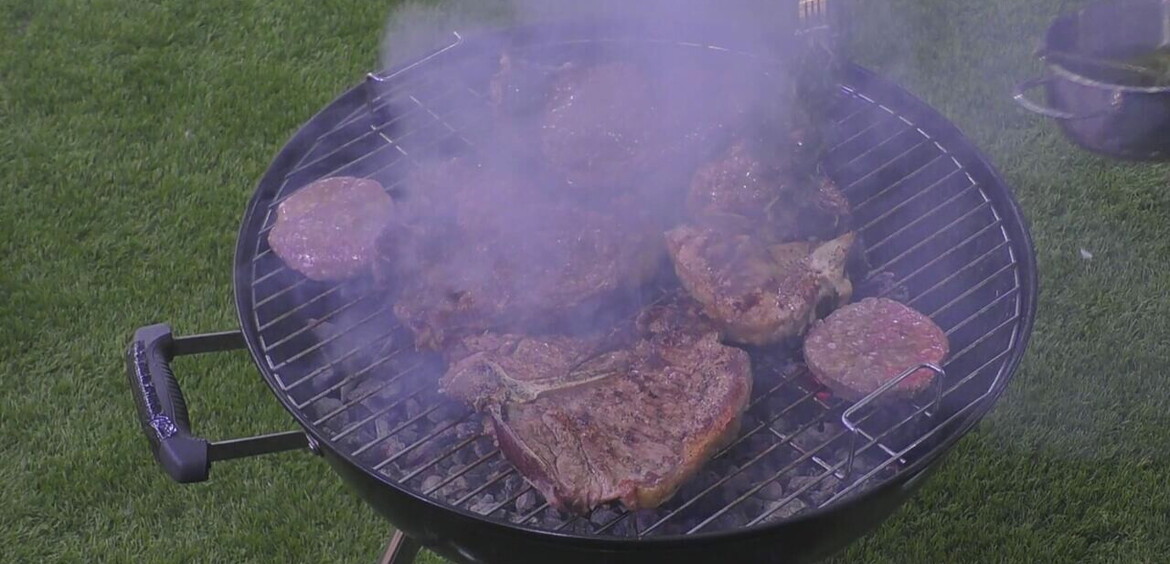 I VIP si concedono una cena al barbecue&agrave;