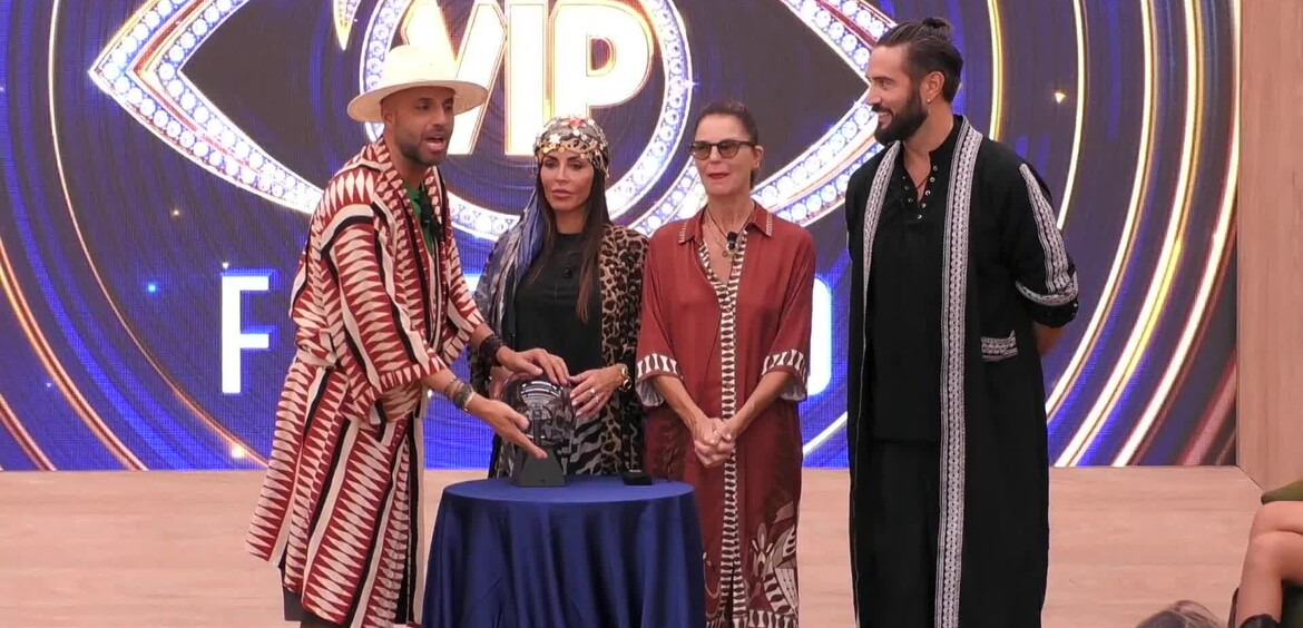 Cartomanti d'eccezione per i VIP