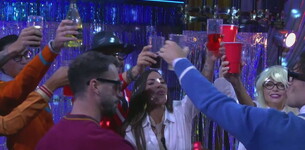 In alto i calici per Giacomo: buon compleanno!