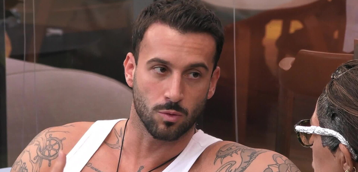 Andreas si sfoga con Marina su Jonathan