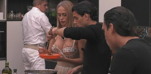 Federica e Giacomo impiattano la cena per i VIP