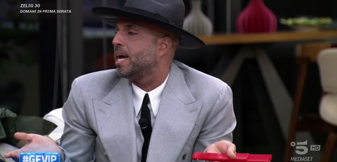 Gli attacchi dei VIP a Jonathan
