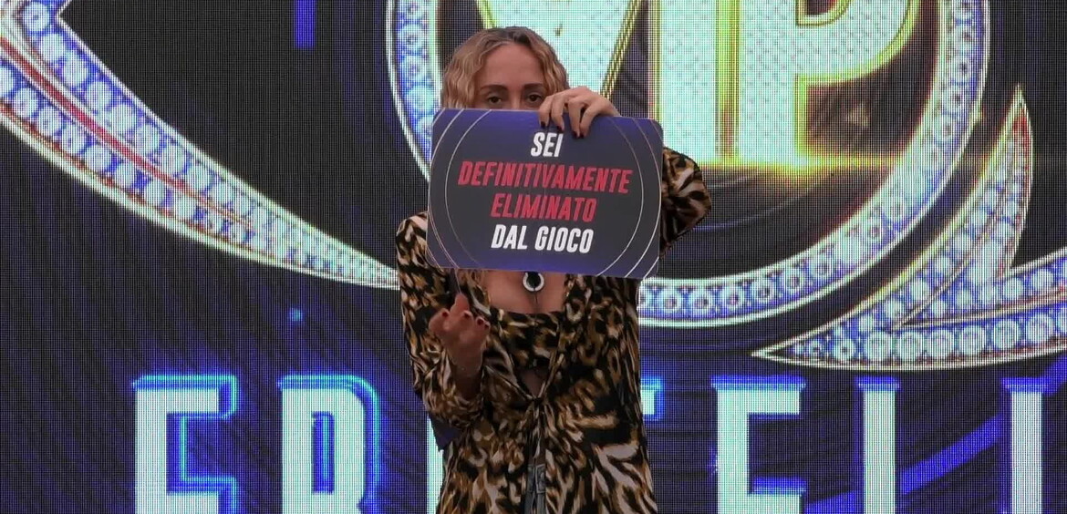 Biglietti di ritorno, il controllo nella Casa
