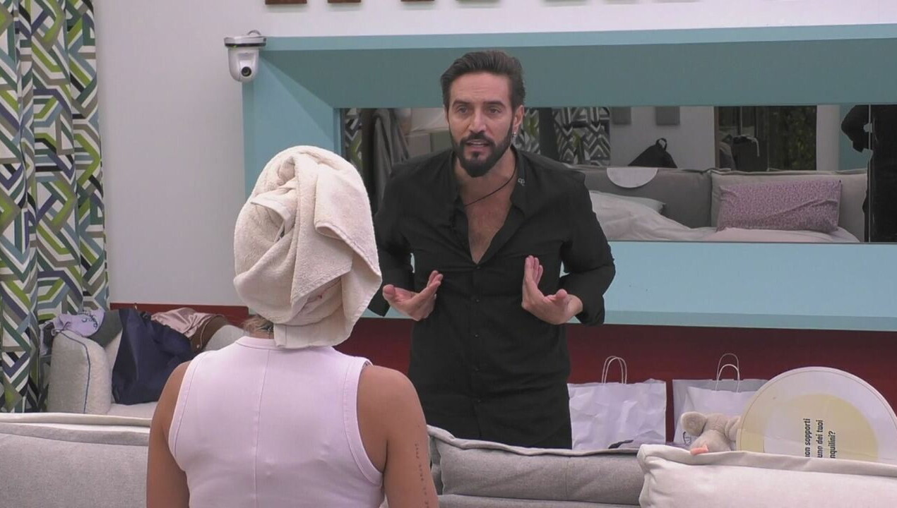 Arriva finalmente il confronto tra Alex e Giulia&agrave;