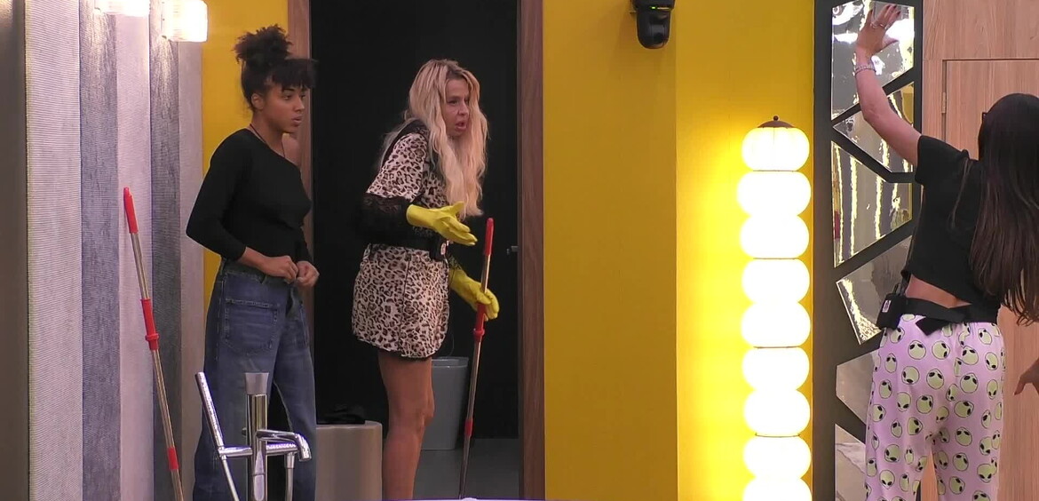 Valeria e Guendalina: è scontro sulle pulizie del bagno 