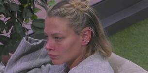 Giulia e Marina criticano l'atteggiamento di Alex