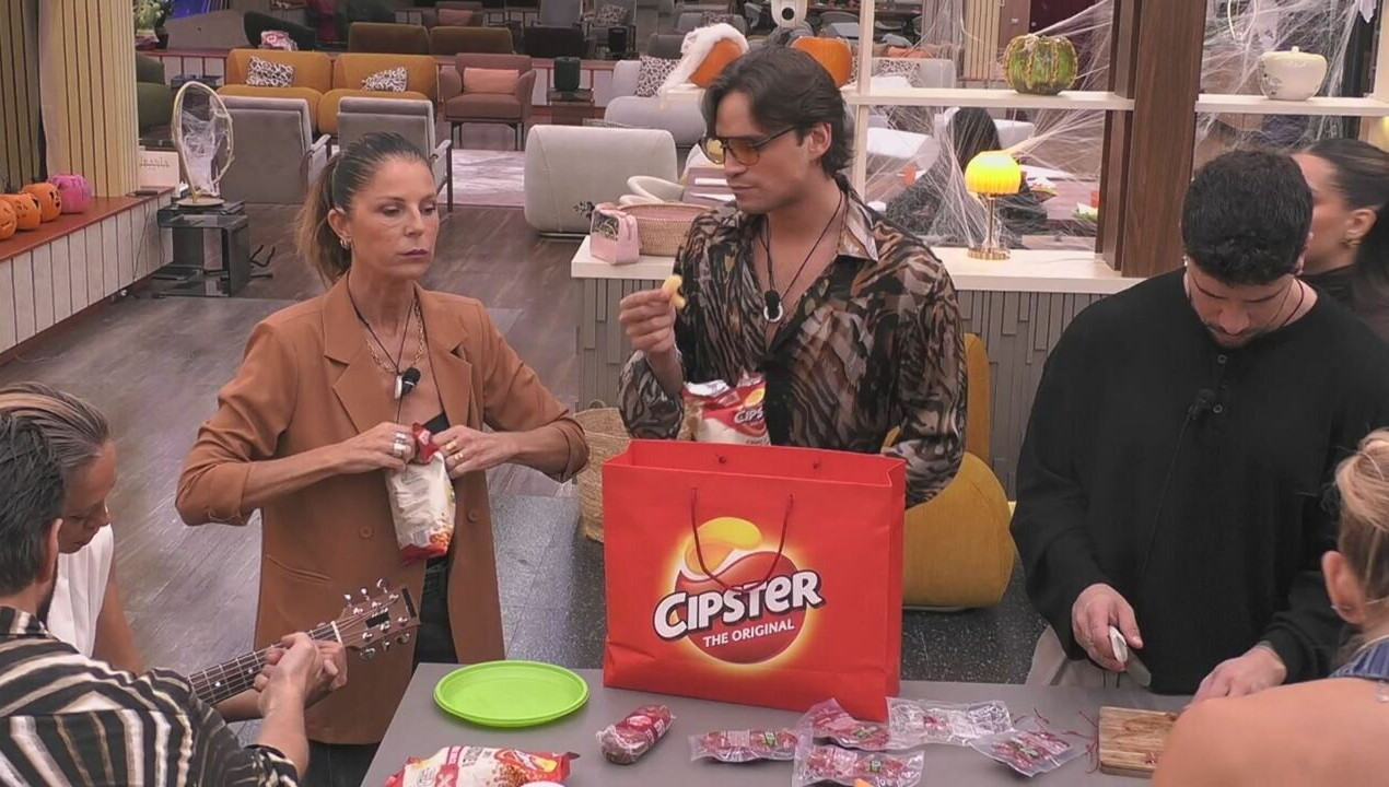 Un po' di croccantezza per l'aperitivo dei concorrenti&agrave;