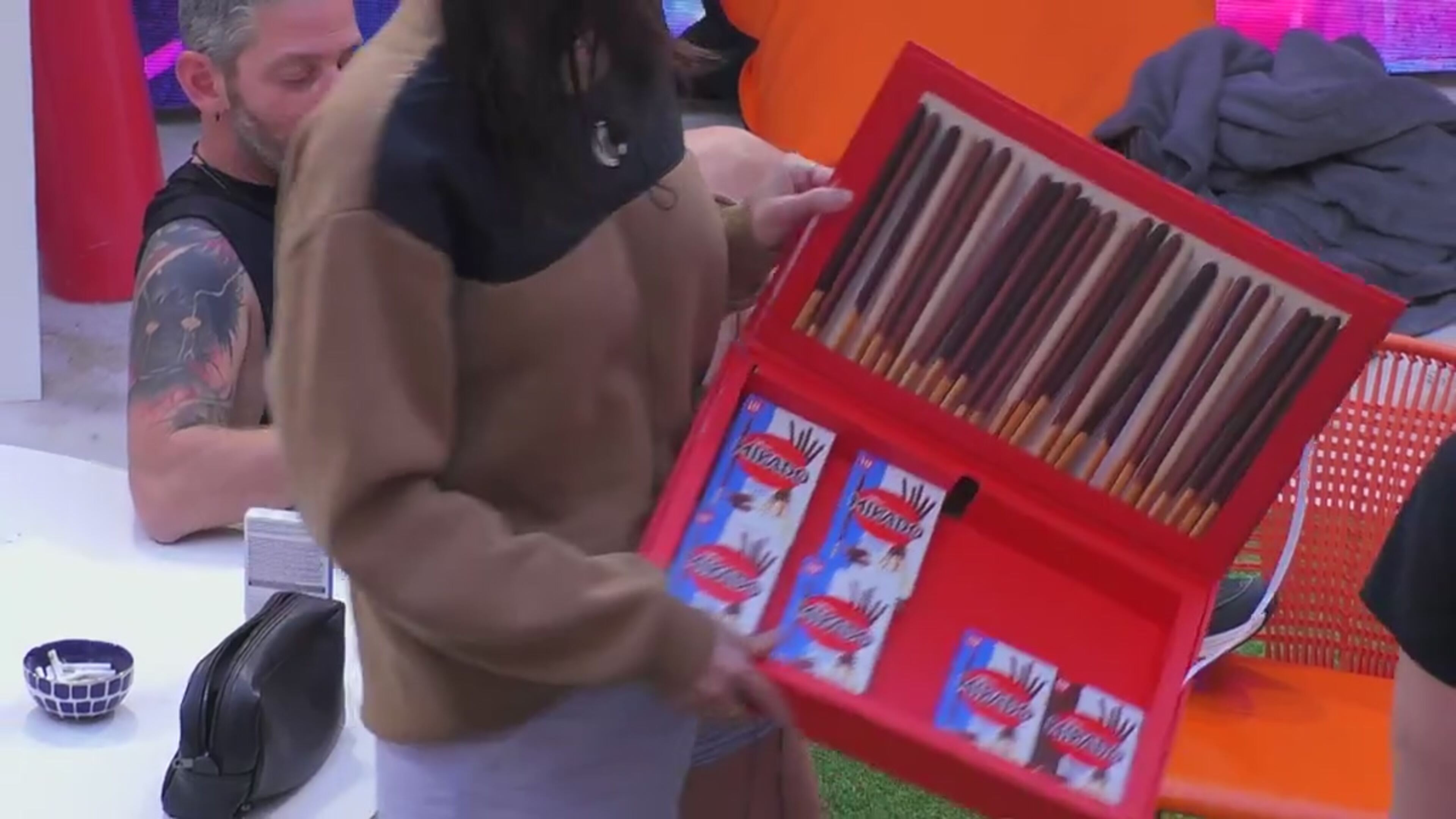 Uno Sfizioso Spuntino Al Cioccolato Per I Vipponi Grande Fratello GF